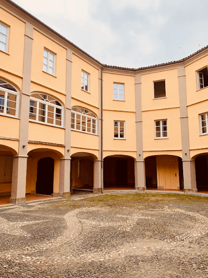 Cortile Palazzo Caroni a Piasco