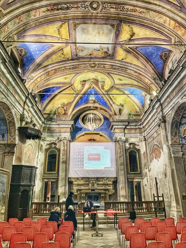 Interno della Chiesa di Santa Croce a Racconigi